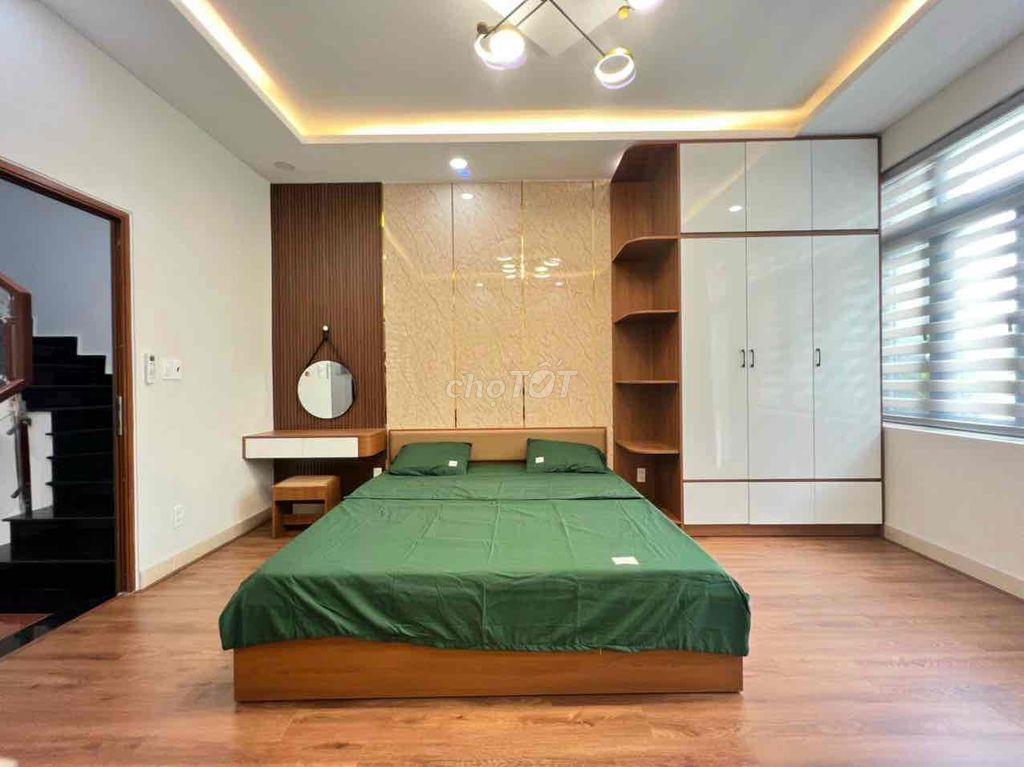 Nhà mặt tiền hẻm 8m, khu vực nhà phố thông