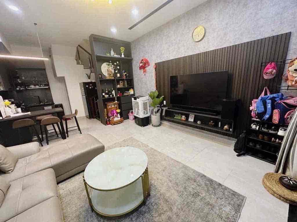 Cho thuê nhà mặt tiền hẻm 8m