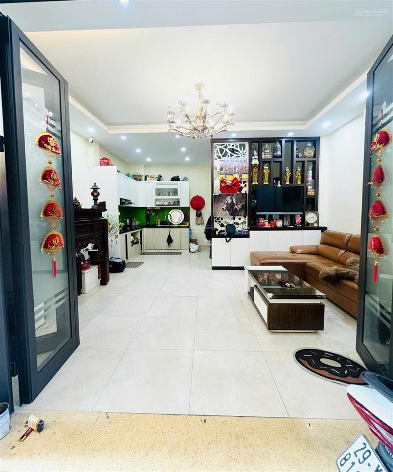 Chủ cần tiền vào dự án hạ chào mạnh còn 7,85 tỷ nhà đẹp ngọc thụy, bồ đề ô tô vào tận cửa