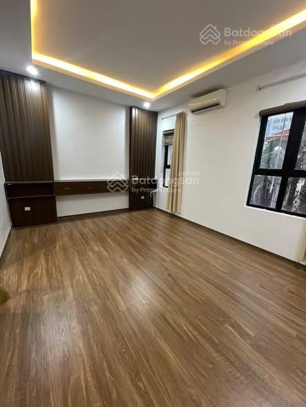 B.a.n nhà ngõ 124 hoàng ngân 60m x 5t ô tô đỗ cửa