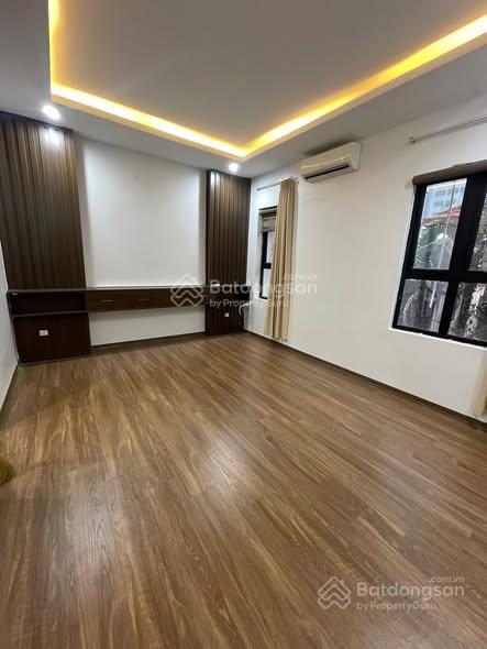 Cho thuê nhà phân lô trung yên 130m x5t ô tô đỗ cửa