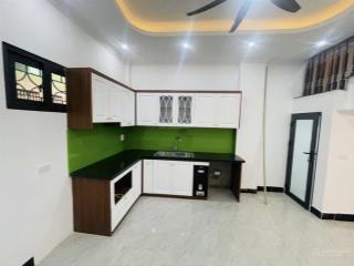 Cho thuê nhà trần kim xuyến 80m x5t thang máy