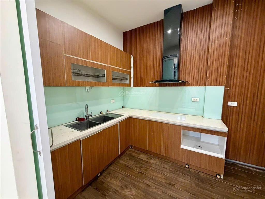Cho thuê nhà ngõ 117 thái hà 62m2 x 4t ngõ ô tô