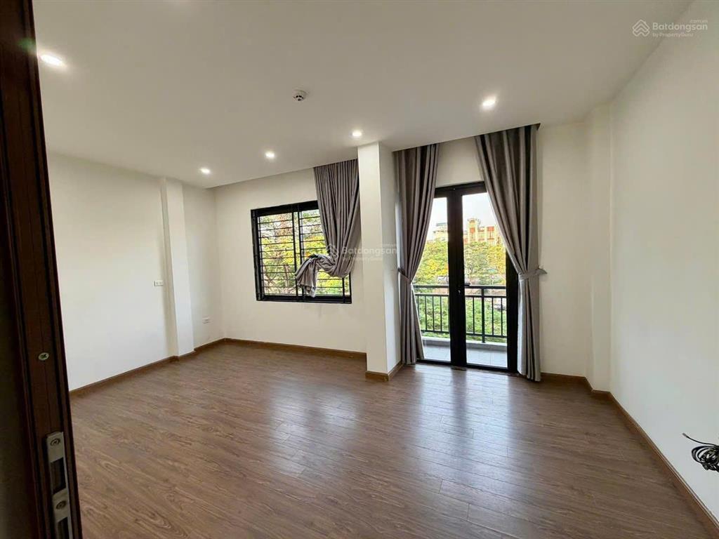 Cho thuê nhà ngõ 231 chùa bộc 65mx 5t ô tô đỗ cửa