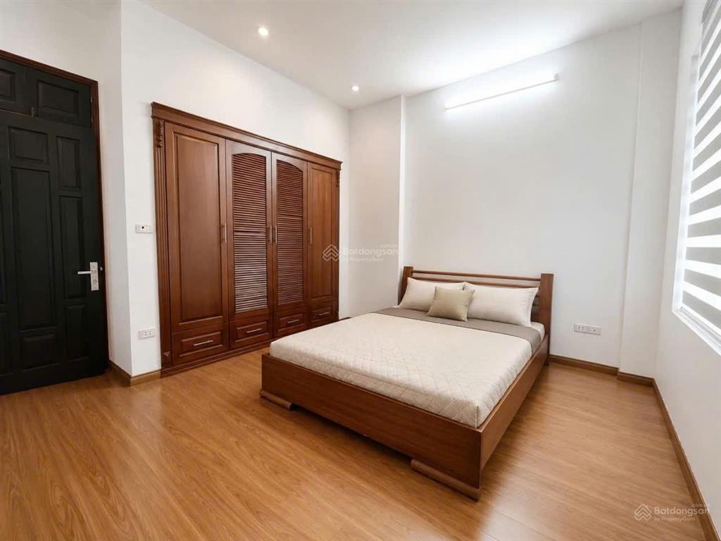 Cho thuê nhà ngõ 22 trung kính 40m2 x5t