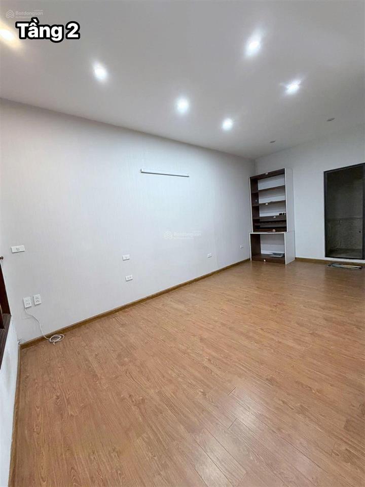 Cho thuê nhà ngõ 133 đốc ngữ 65m2 x 5t giá 13tr/th
