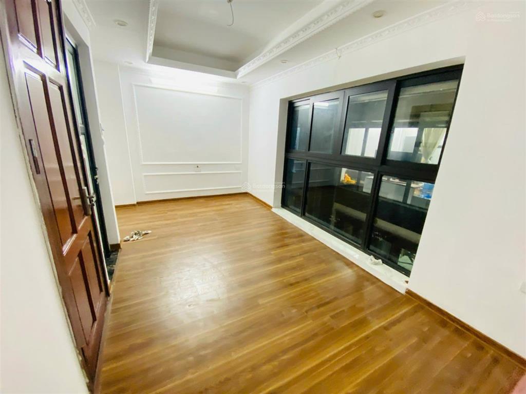 Cho thuê nhà ngõ 134 lê trọng tấn 100m x 4t ô tô đỗ cửa