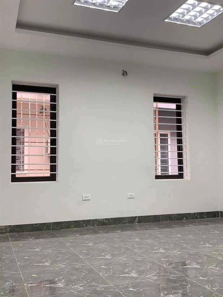 Cho thuê nhà ngõ 157 pháo đài láng 100m x5t ô tô đỗ cửa