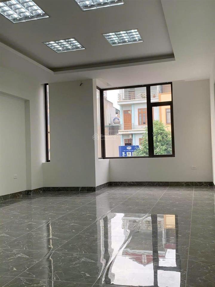 Cho thuê nhà ngõ 157 pháo đài láng 100m x5t ô tô đỗ cửa