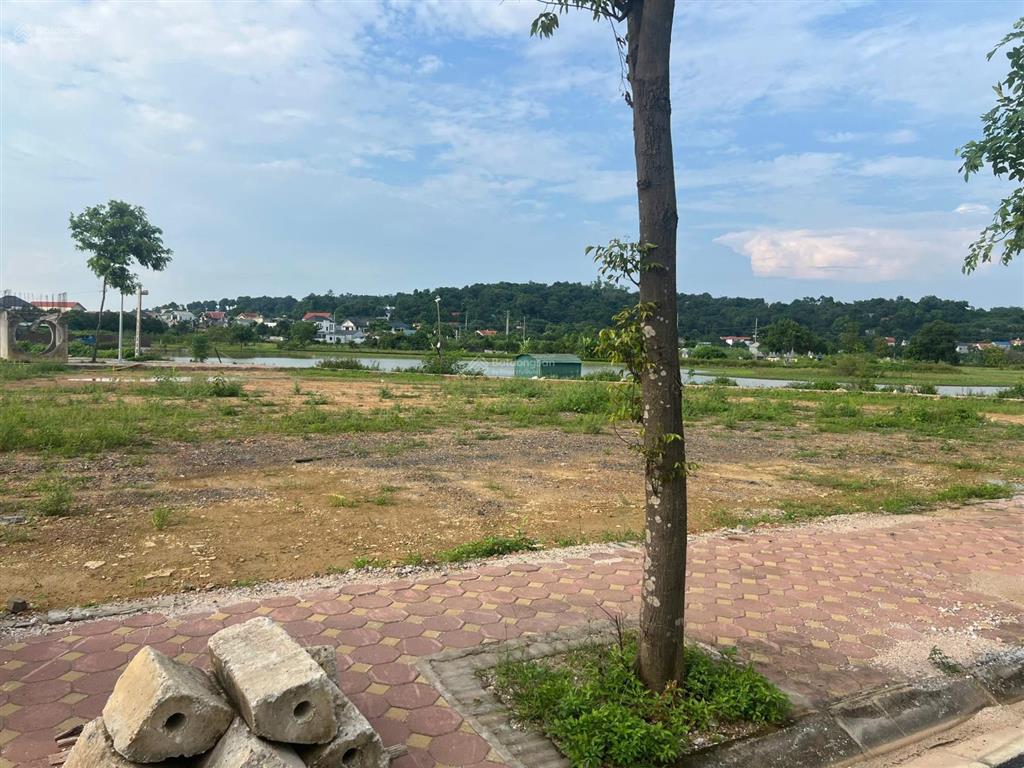 Cc cần bán 90m2 đất tái định cư mặt đường quốc lộ 6 mới. mt 5m, phường chương mỹ, hn  0968 868 ***