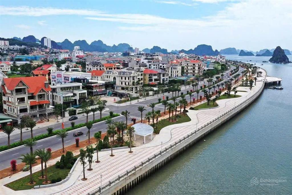 Bán đất tặng nhà biệt thự siêu đẹp tại hạ long  quảng ninh