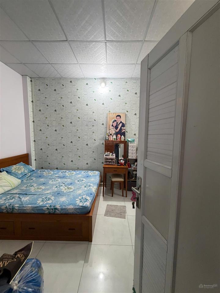 Bán nhà đối diện siêu thị aeon nhật. p tân sơn nhì  tân phú. dt 4x10.5m. 1 lầu đúc btct