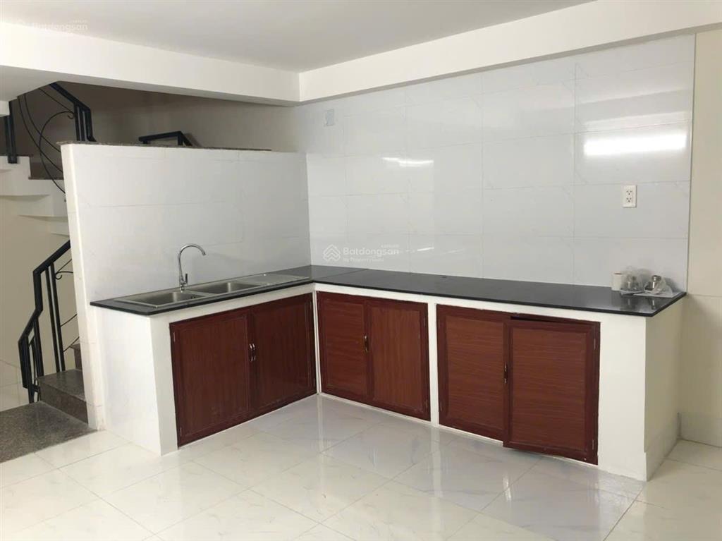 Bán nhà mt nguyễn lộ trạch  gò dầu. dt 3.9x19m. nhà cấp 4 tiện xây mới