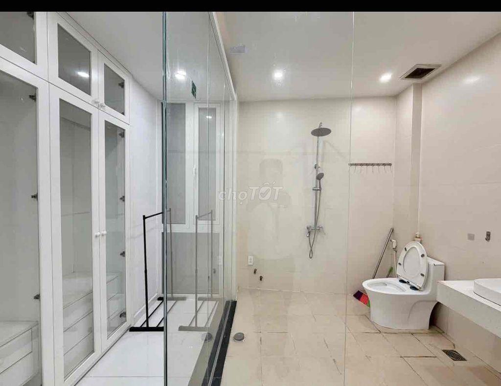BÁN NHÀ 1trệt , 2 lầu , , sân thượng