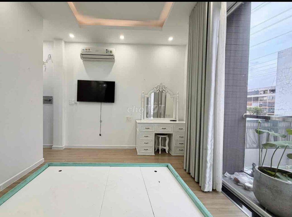 BÁN NHÀ 1trệt , 2 lầu , , sân thượng