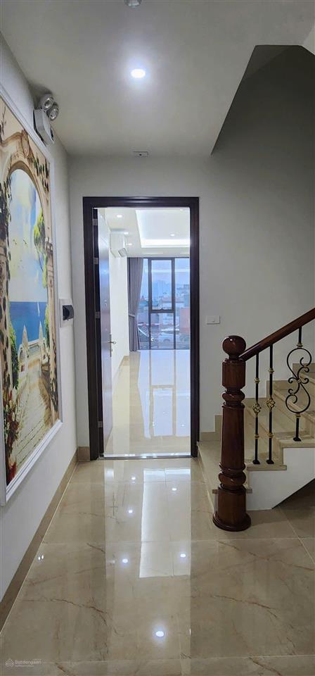 Bán nhà 7 tầng mặt phố cầu giấy