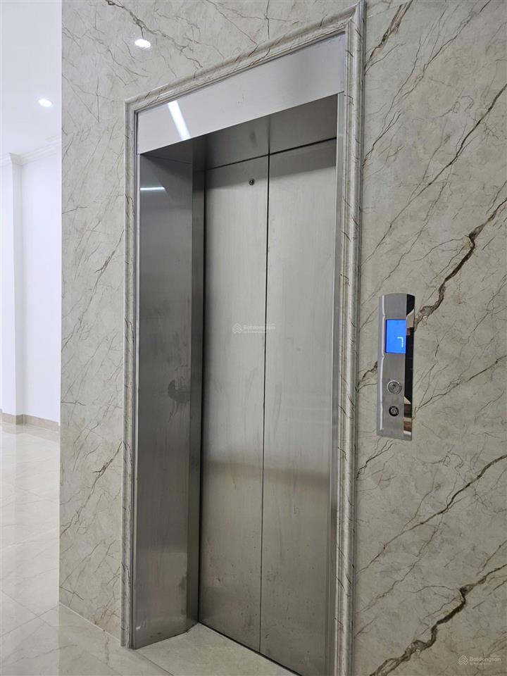 Bán nhà 7 tầng mặt phố cầu giấy