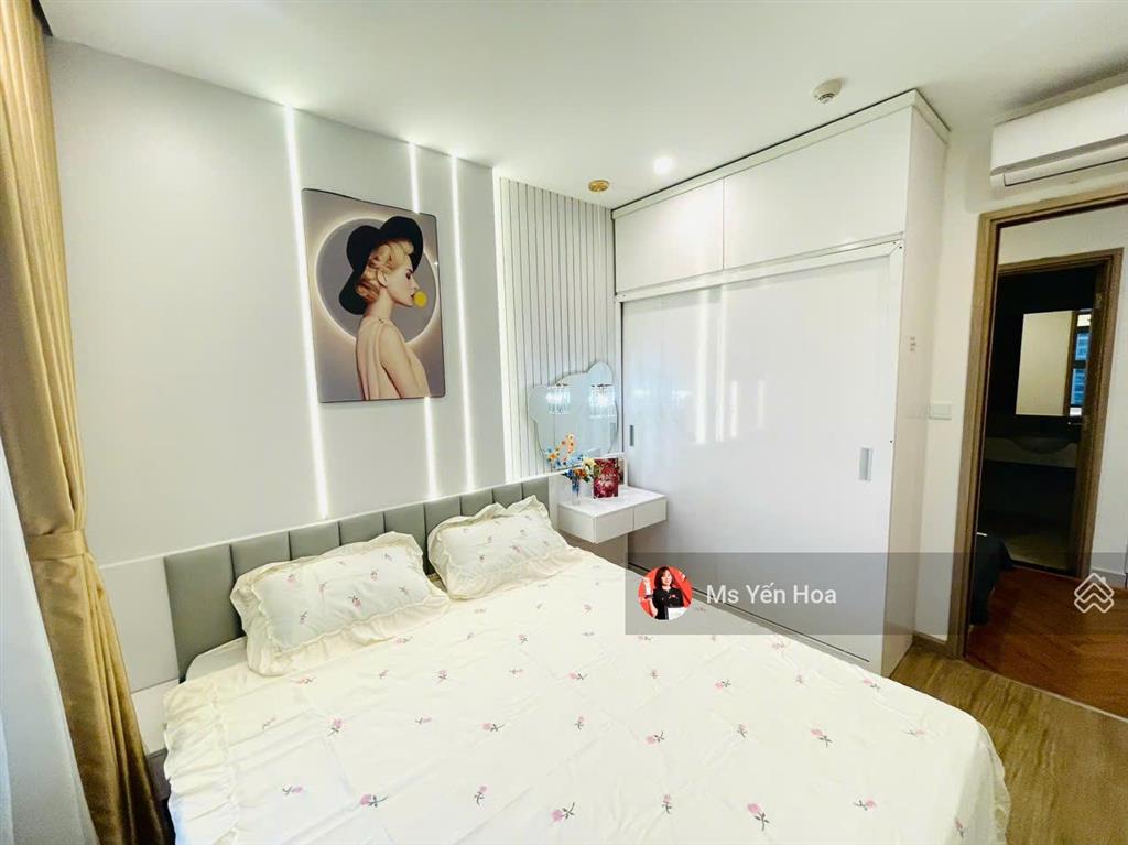 Chính chủ cần bán căn hộ 1n + tòa s2.06 bc tây nam, view siêu thoáng, full nội thất đẹp như ảnh