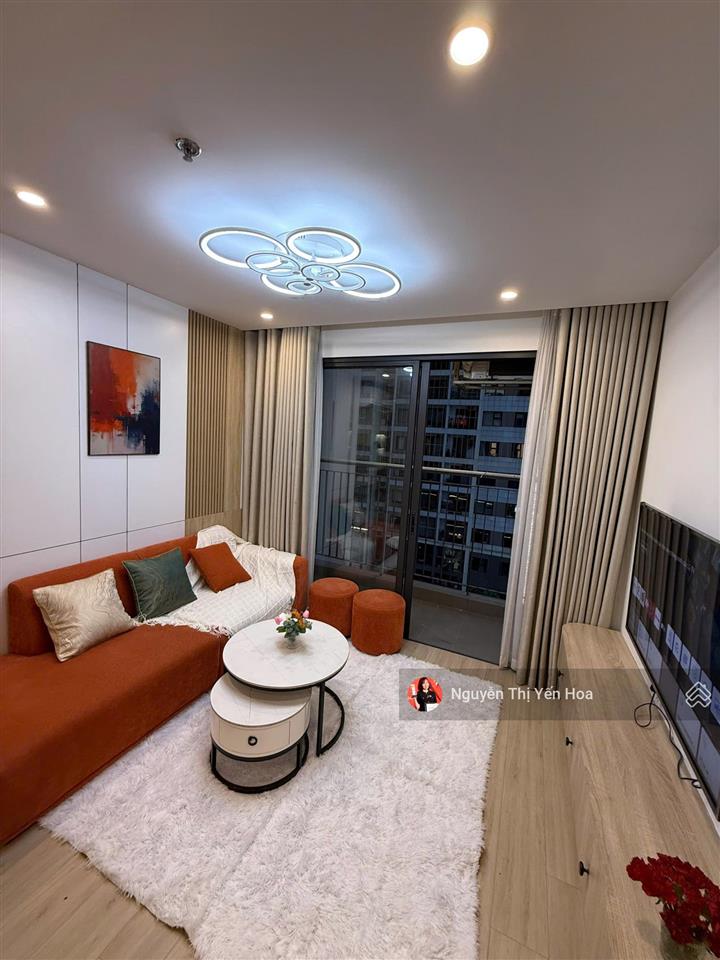 Bán gấp căn hộ 3 phòng ngủ full nội thất như ảnh sẵn sổ  tầng trung view thoáng,  0986 784 ***