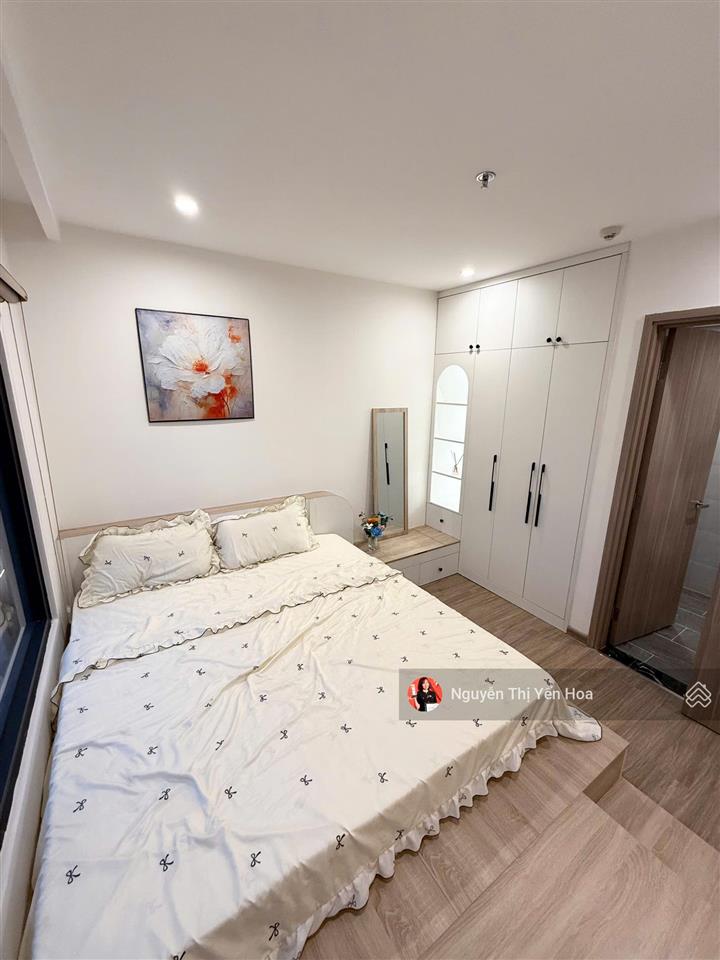 Bán gấp căn hộ 3 phòng ngủ full nội thất như ảnh sẵn sổ  tầng trung view thoáng,  0986 784 ***