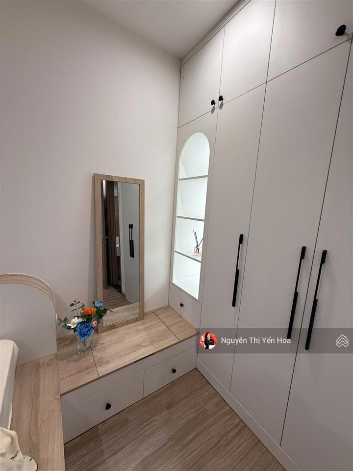 Bán gấp căn hộ 3 phòng ngủ full nội thất như ảnh sẵn sổ  tầng trung view thoáng,  0986 784 ***
