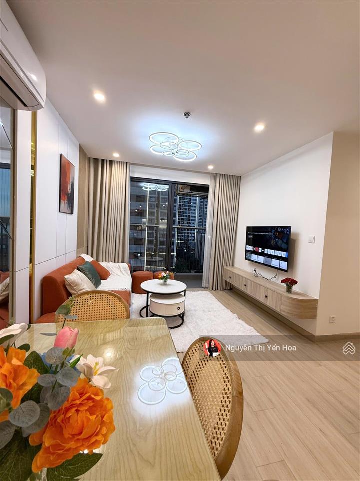 Bán gấp căn hộ 3 phòng ngủ full nội thất như ảnh sẵn sổ  tầng trung view thoáng,  0986 784 ***