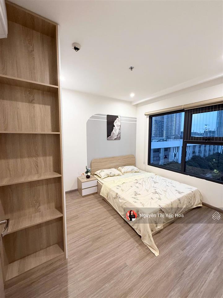 Bán gấp căn hộ 3 phòng ngủ full nội thất như ảnh sẵn sổ  tầng trung view thoáng,  0986 784 ***