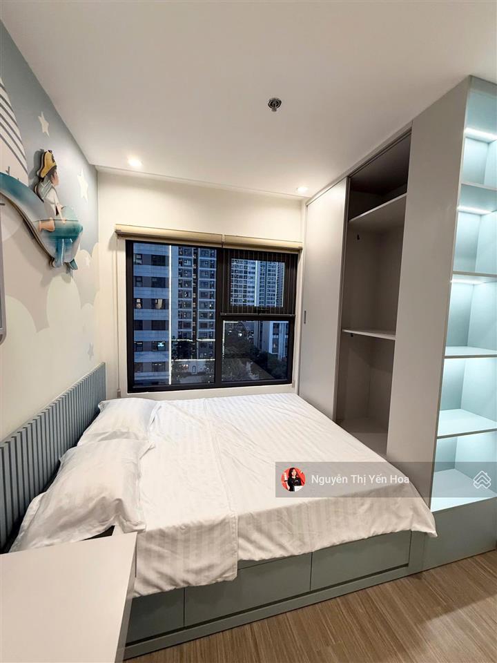 Bán gấp căn hộ 3 phòng ngủ full nội thất như ảnh sẵn sổ  tầng trung view thoáng,  0986 784 ***