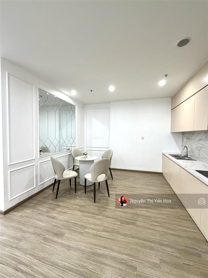 Độc quyền bán căn 1pn+ toà p1 view bể bơi và công viên gia lâm, cam kết ảnh thực, nhà mới, full nt