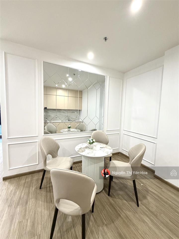 Độc quyền bán căn 1pn+ toà p1 view bể bơi và công viên gia lâm, cam kết ảnh thực, nhà mới, full nt