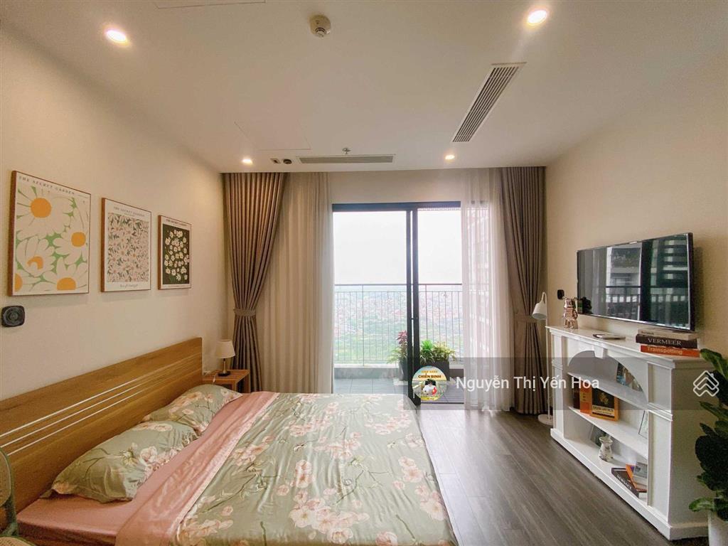 Chính chủ bán gấp căn 2n 2vs góc toà r1.03 (zenpark), tầng 18, diện tích 70,3m2 giá hời tt