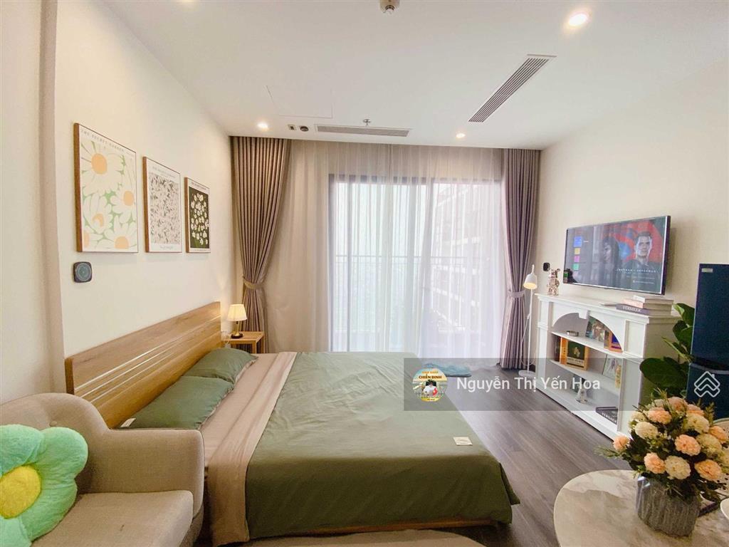 Chính chủ bán gấp căn 2n 2vs góc toà r1.03 (zenpark), tầng 18, diện tích 70,3m2 giá hời tt