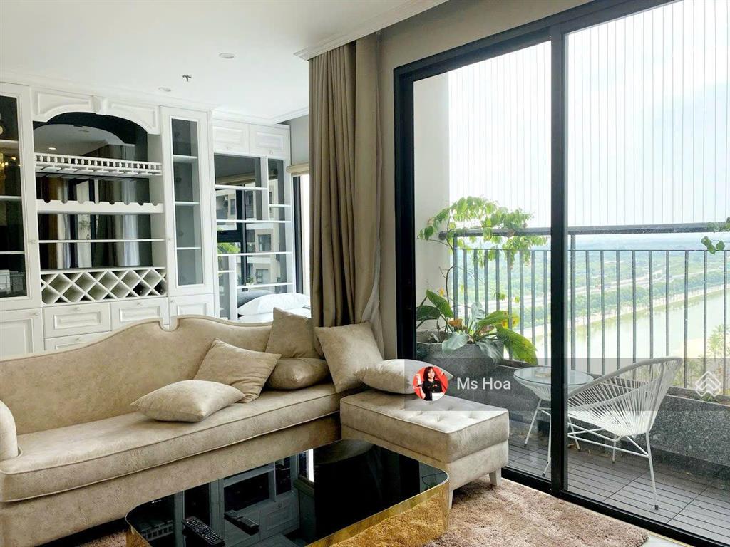 Chuyển về times city cho thuê căn góc 2pn + 1, 2wc luxury, view sông san hô siêu đẹp