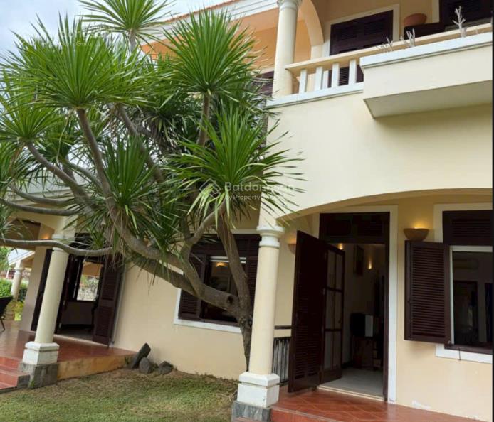 Bán biệt thự mũi né domain dt 550m2 1 trệt 1 lầu gồm 4pn, đầy đủ tiện ích, có hồ bơi, giá 14 tỷ