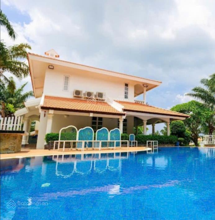 Bán biệt thự mũi né domain dt 550m2 1 trệt 1 lầu gồm 4pn, đầy đủ tiện ích, có hồ bơi, giá 14 tỷ