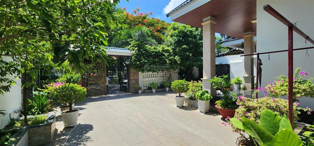 Bán căn biệt thự siêu đẹp, đối diện công viên, sổ hồng hoàn công tại kđt vĩnh điềm trung