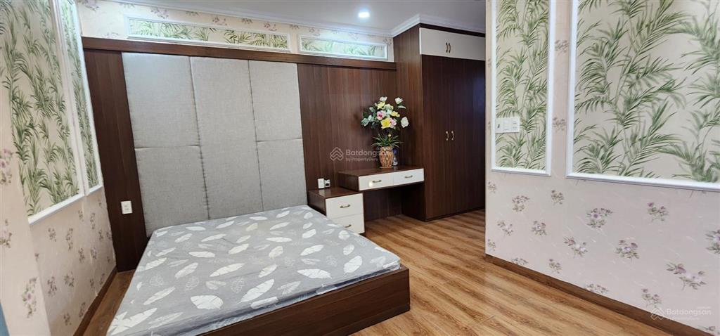 Cho thuê căn biệt thự 300m2 3 tầng đối diện công viên tại kđt vĩnh điềm trung