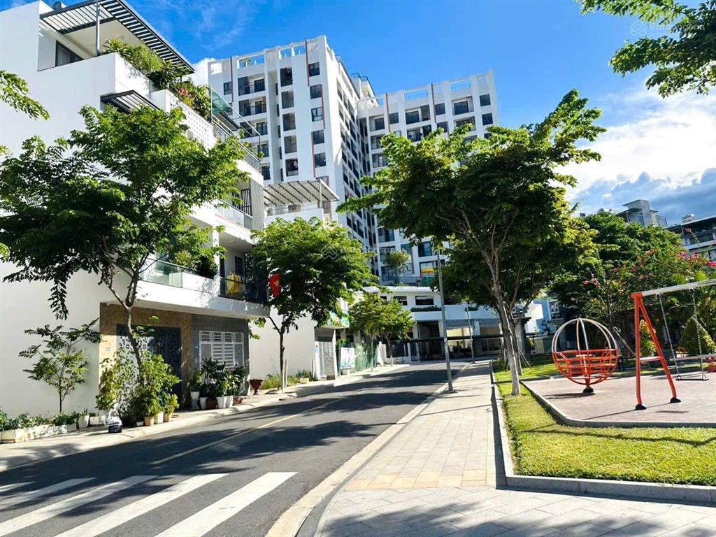Bán lô đất đẹp ngay chung cư, đối diện công viên kđt vcn pl1 chỉ 6.6 tỉ