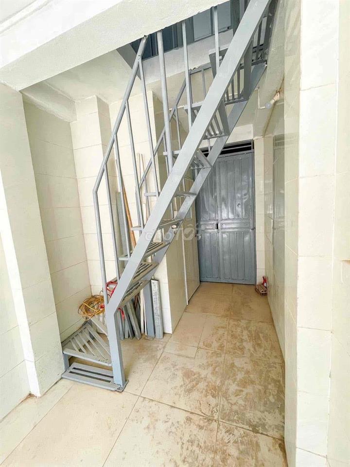 nhà 2 mặt tiền ngã tư Cổ Mai