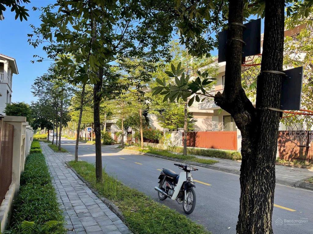 Bán biệt thự đẳng cấp tại sunny garden city, 105 triệu/m2, 300m2, 6pn, 6wc