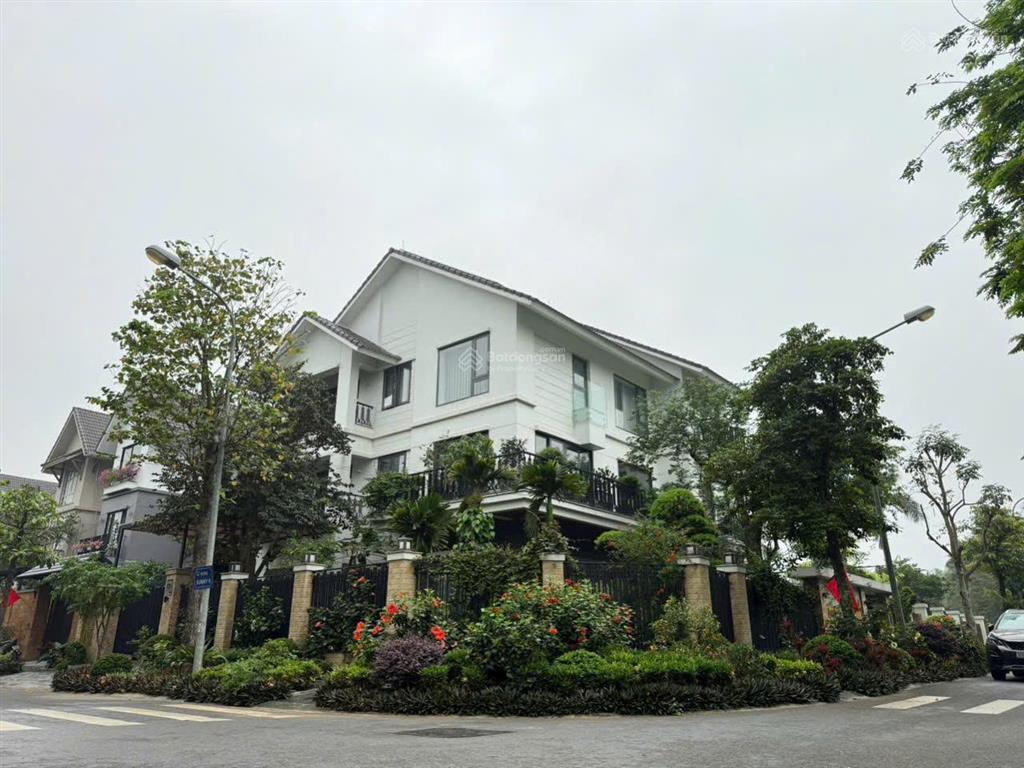 Bán biệt thự đẳng cấp tại sunny garden city, 105 triệu/m2, 300m2, 6pn, 6wc