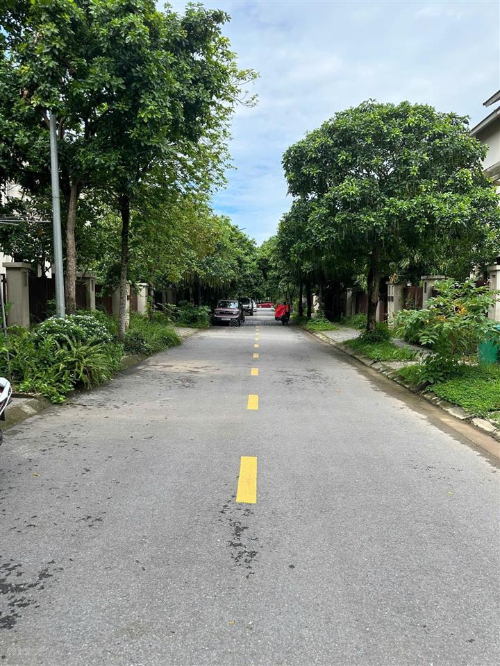 Bán bt sunny garden city, 110 triệu/m2, 180m2, 6pn, 6wc, hàng hot