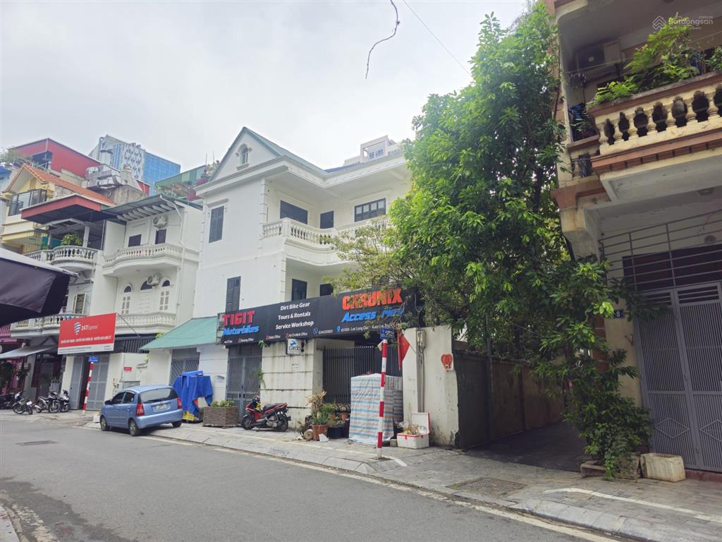 Bán biệt thự 3 mặt tiền 431m² đường lạc long quân, tây hồ, đường ô tô tránh