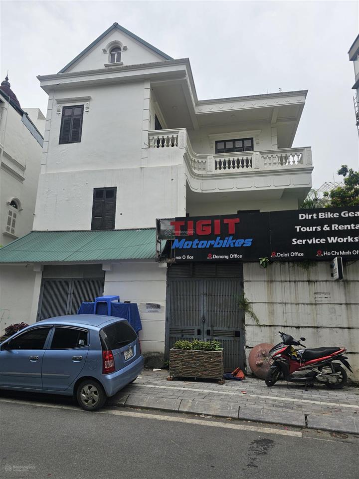 Bán biệt thự 3 mặt tiền 431m² đường lạc long quân, tây hồ, đường ô tô tránh