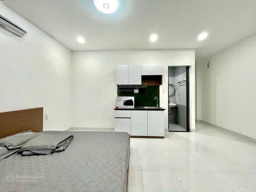 Chdv khu phan xích long  hđt 85tr/tháng ( 5 năm )  6 tầng thang máy  11 studio full nội thất