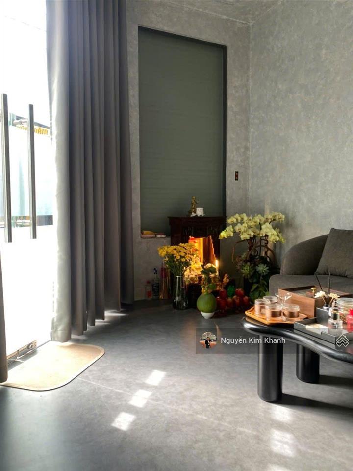 Căn góc 2 mt lõi q1  hxh thông 3 con đường  khu phố tây  76m 4 tầng thang máy  7pn  hdt 40tr