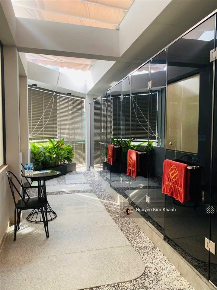 Căn góc 2 mt lõi q1  hxh thông 3 con đường  khu phố tây  76m 4 tầng thang máy  7pn  hdt 40tr
