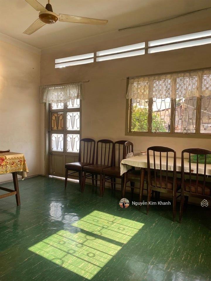 Nhà dt to 216m², hxt 8m, sân để được 3 oto, ngang ~9m, xd 6 tầng, gần chợ bà chiểu