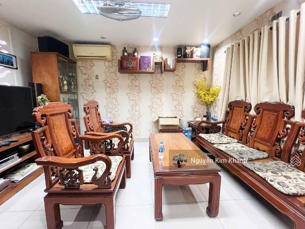 Khu vip phú nhuận  có vỉa hè riêng  view cv 81,3m2 5 tầng ngang 6,8m tiện kinh doanh làm công ty