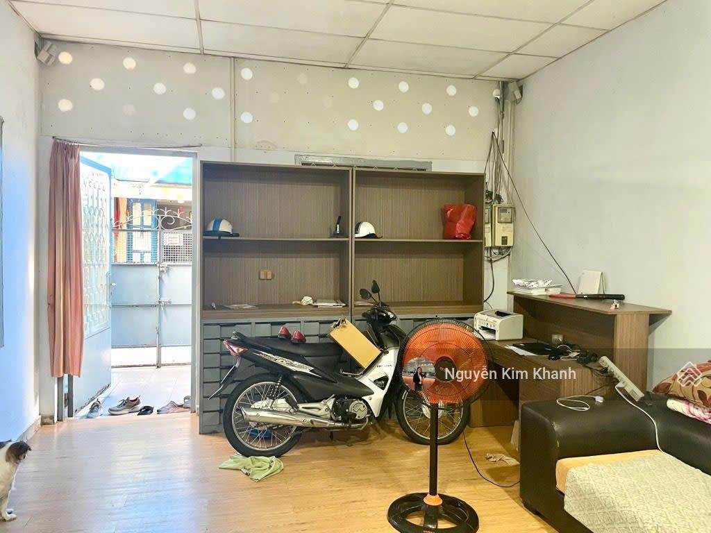 Hxh ngã 6 phù đổng  chỉ 200tr/m  tiện xây chdv  ngang 6m vuông vức  khu phố tây lõi quận 1